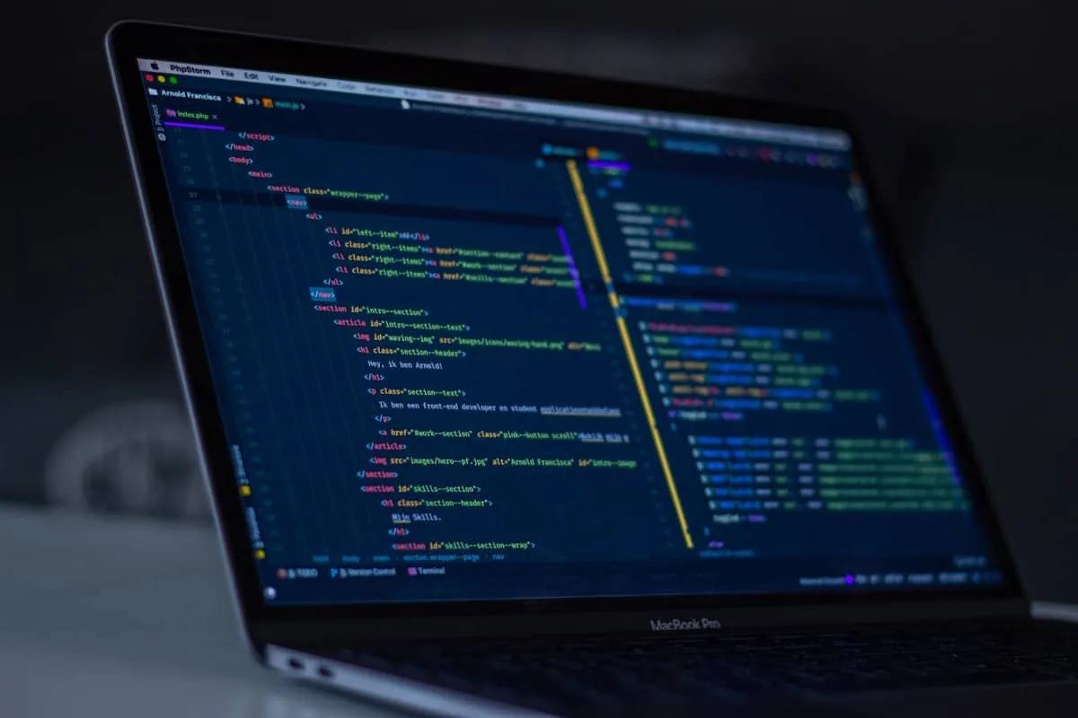 סכמה / נתונים מובנים (Schema / Structured Data)